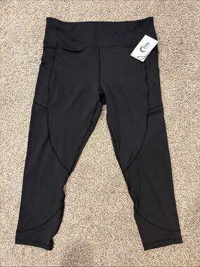 Ziya Black ladies Capri Leggings
